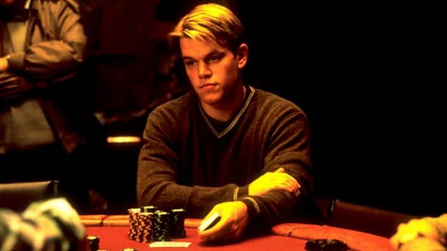 Matt Damon durante a cena do filme Cartas na Mesa (1998), um dos filmes de apostas que contém na lista da Betnacional