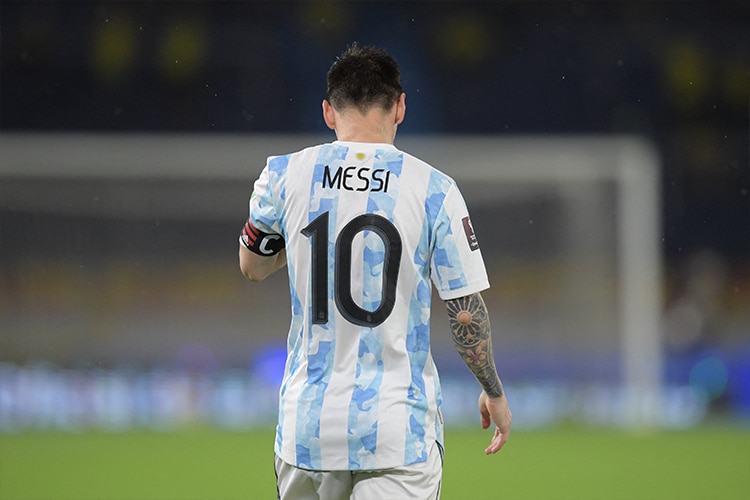 Messi em um jogo da Argentina, um dos maiores camisa 10 da história